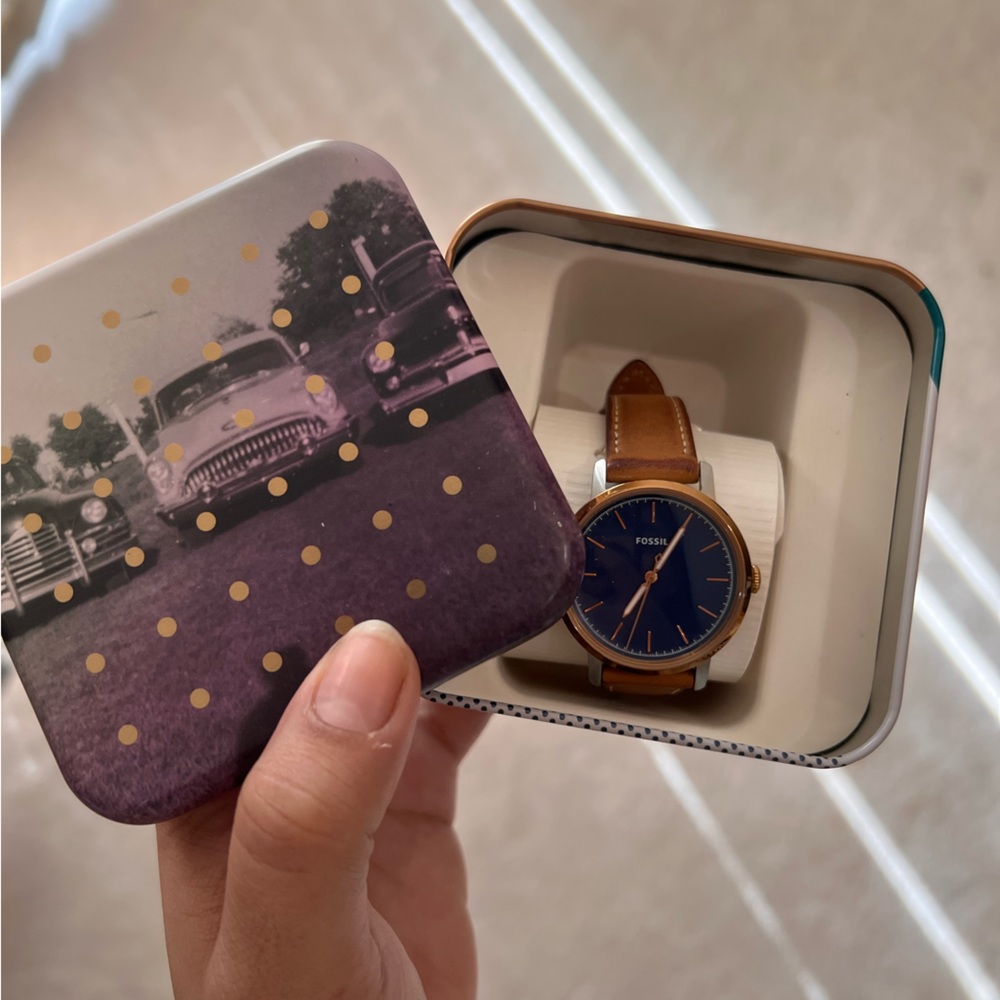 Leather fossil watch